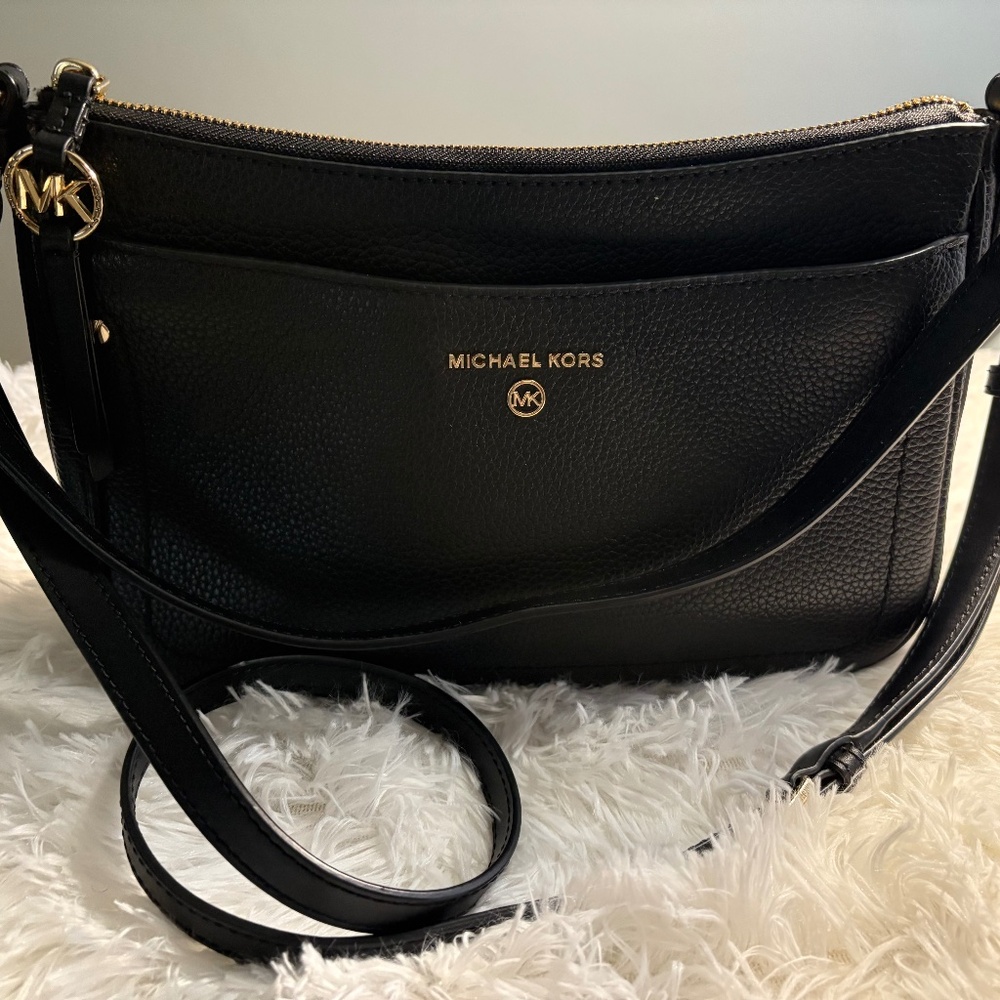 Michael Kors Jet Set Charm Medium Shoulder Bag